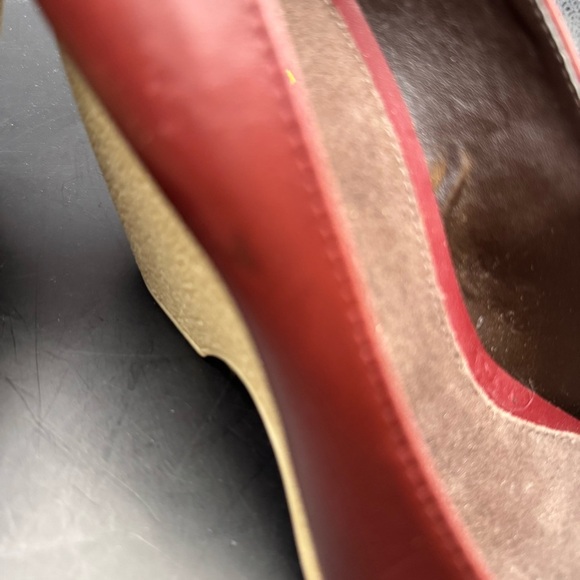 NWOT AEROSOLES WOMEN'S WINE LEATHER “ Vice Squad” WEDGE 3.5” PUMPS SIZE 10 - Picture 6 of 11